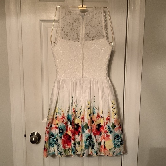Speechless Floral Print on White Dress Size 3 #37 - Picture 4 of 9
